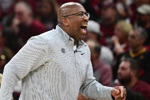 迈克·布朗时隔19年重返总决赛 联盟历史教练最久的间隔纪录